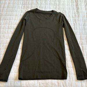 lululemon swiftly tech long sleeve size 4 olive